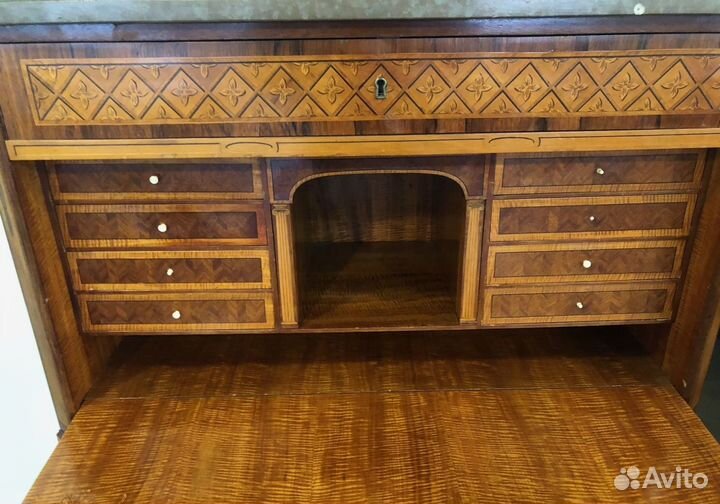 Антикварный секретер, бюро