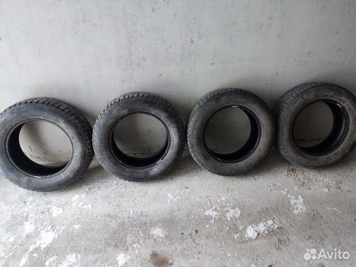 Pirelli Ice Zero 215/60 R16