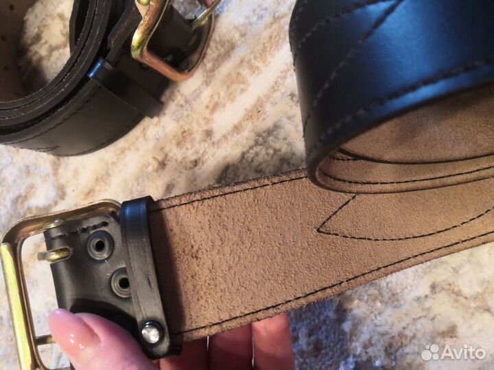 Мужской кожаный ремень черный