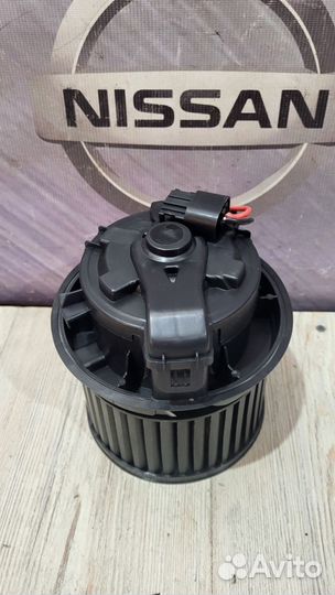 Вентилятор мотор печки отопителя Nissan qashqai J1