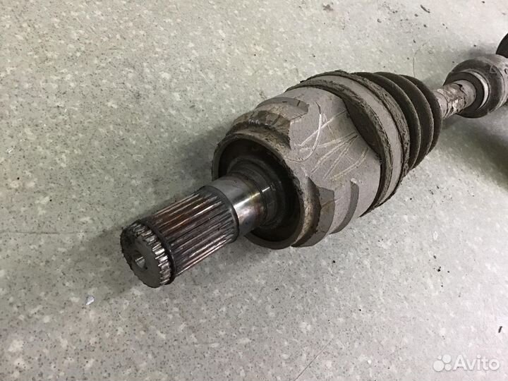 Полуось передняя левая Kia Cerato 2009-2013