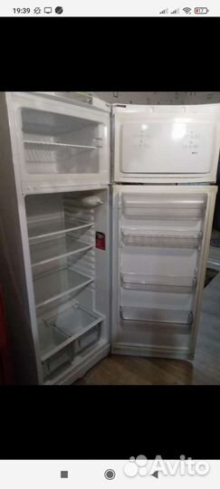 Холодильник Аристон торг