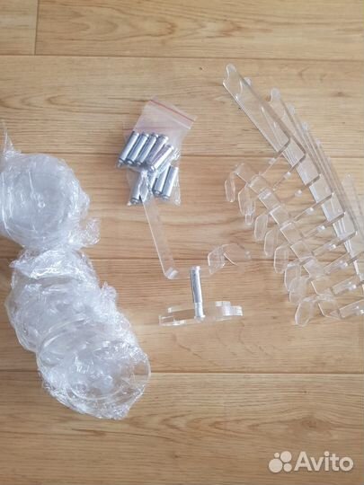 Подставка из оргстекла новая