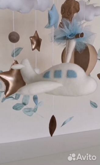 Детский мобиль в кроватку