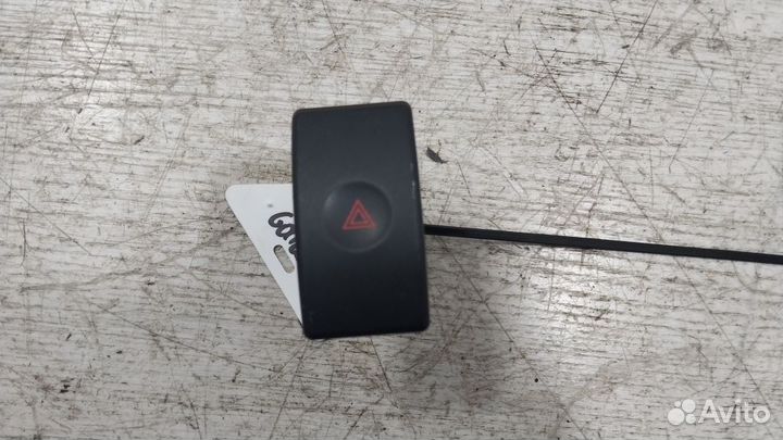 Кнопка аварийной сигнализации Mitsubishi Galant 8 EA