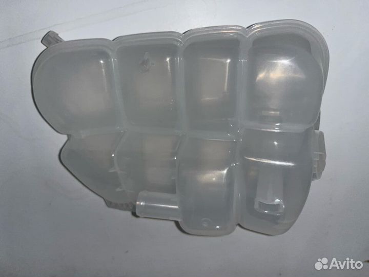 Расширительный бачок Ford Kuga 2 2012-2019