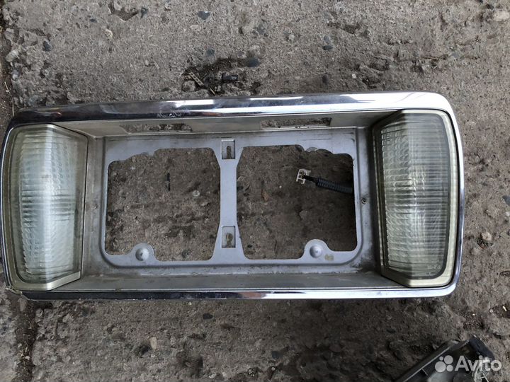 Рамка номера Crown