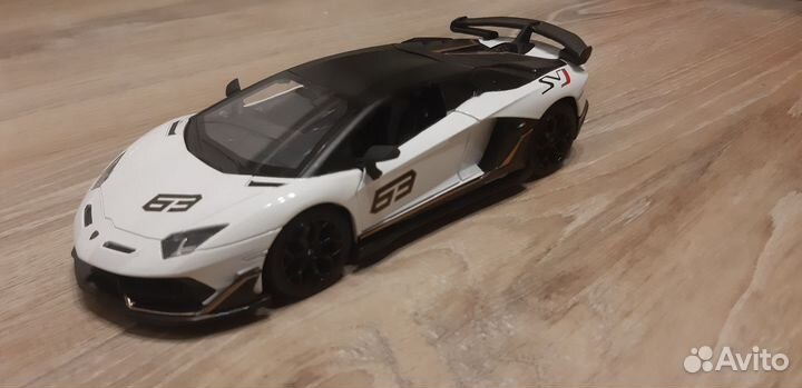 Lamborghini Aventador SVJ 1/24