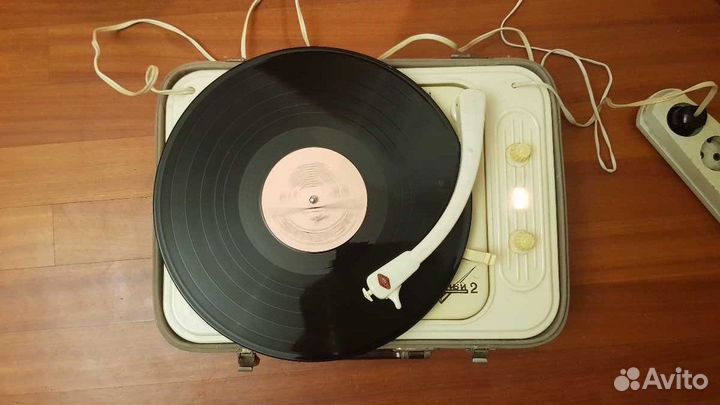 Проигрыватель винила 