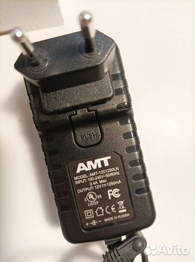 AMT V1 - одноканальный гитарный предусилитель