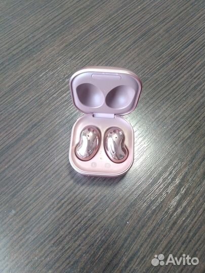 Беспроводные наушники samsung galaxy buds live
