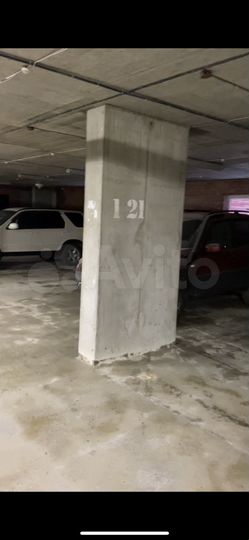 Машиноместо, > 30 м²