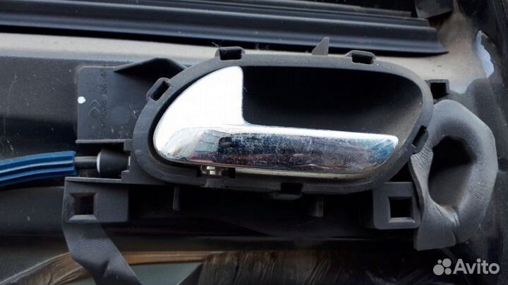 Ручка двери внутренняя задняя левая Peugeot 407 6D