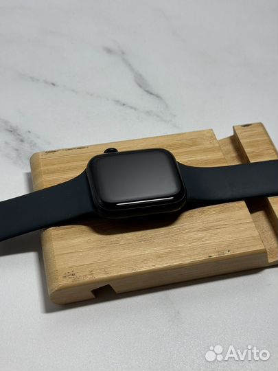 Apple Watch SE 2022 44mm оригинальные чёрные