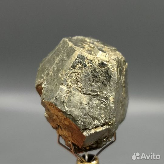 Кристалл пирита