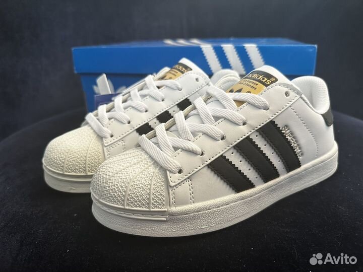 Adidas superstar