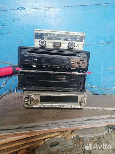 Автомагнитолы на Весту за 1500 отдам