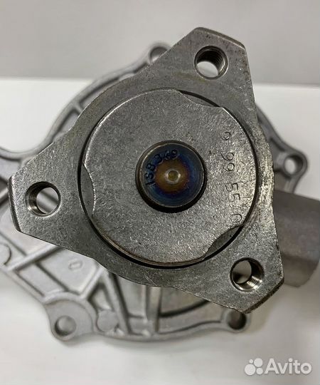 Насос водяной Audi 80/100, VW Golf / Passat 1.3-1