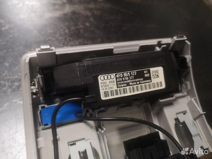 Плафон фонарь салона Audi A6 C6