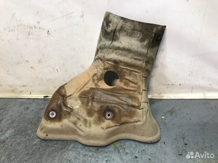 Экран тепловой выпускного коллектора Mazda 3 седан