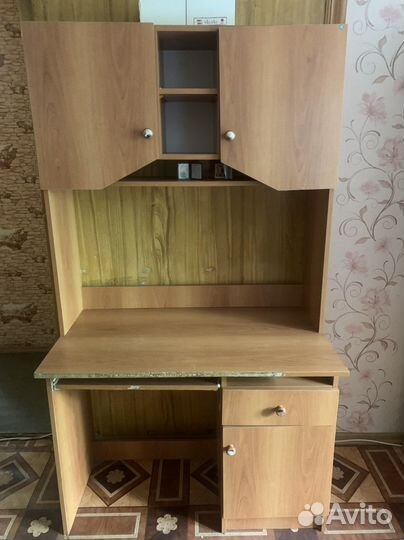 Письменный стол