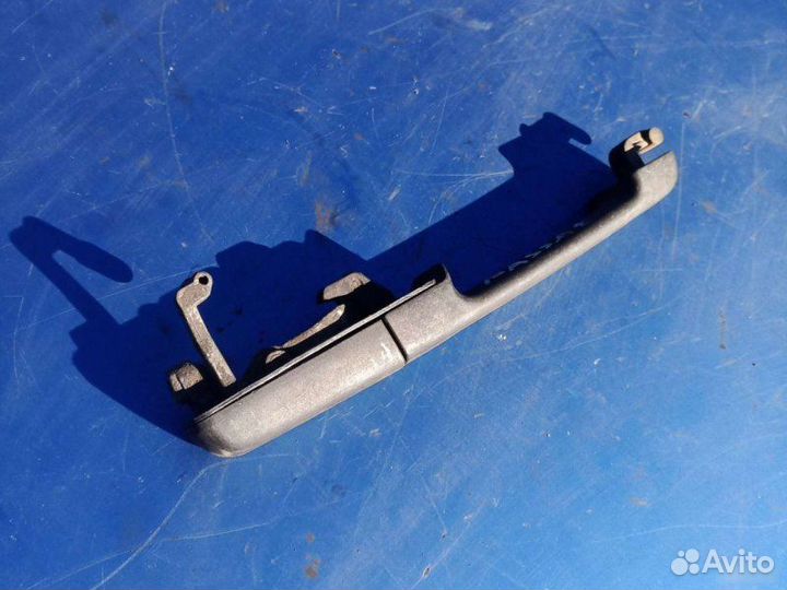 Ручка двери задняя правая Volkswagen Passat B3