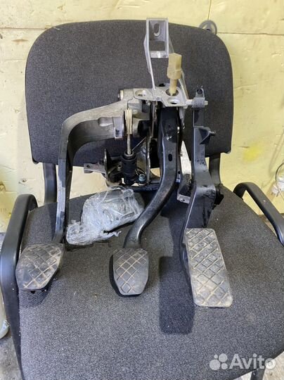 Педальный узел Ауди А6С5 механика