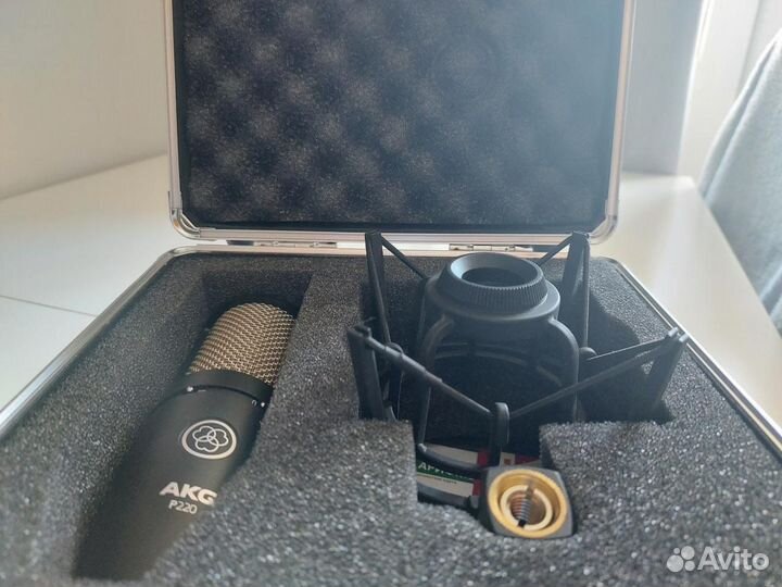AKH p220