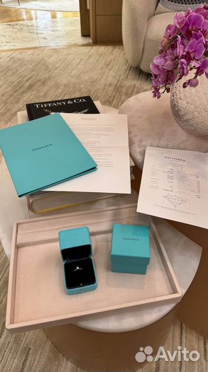 Помолвочное кольца из коллекции Setting от Tiffany