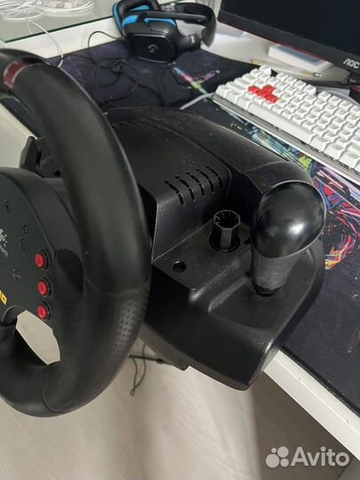 Игровой руль logitech momo racing