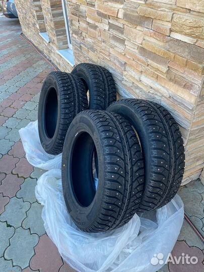 Bridgestone Ice Cruiser 7000S 225/60 R17