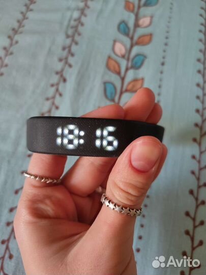 Часы с шагомером