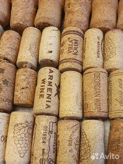 Пробки 84 от шампанского и 40 от вина