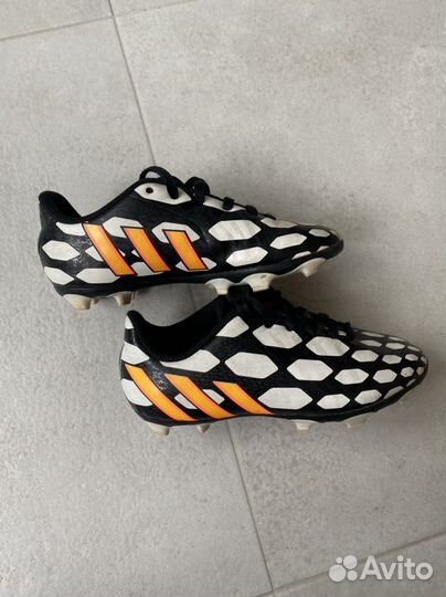 Футбольные бутсы adidas