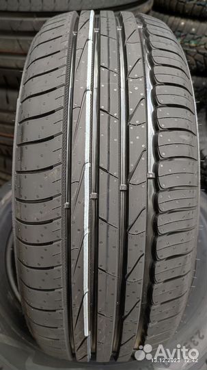 Nokian Tyres Hakka Blue 3 225/50 R17 98W