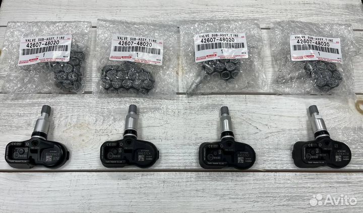 Датчики давления в шины оригинал Toyota PMV-C215