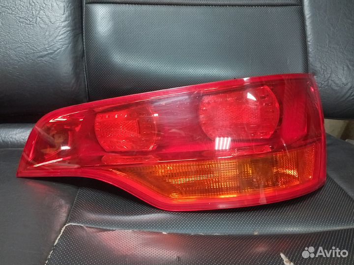 Фонарь задний правый Audi Q7 4L дорестайлинг