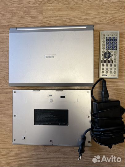 Портативный видеопроигрыватель dvd BBK DL383DC