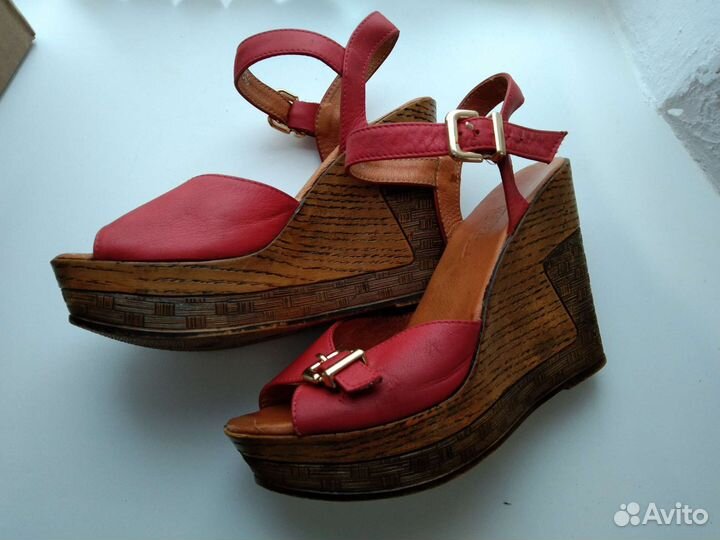 Босоножки женские