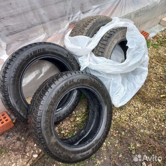 Bridgestone Ice Cruiser 7000 205/60 R16