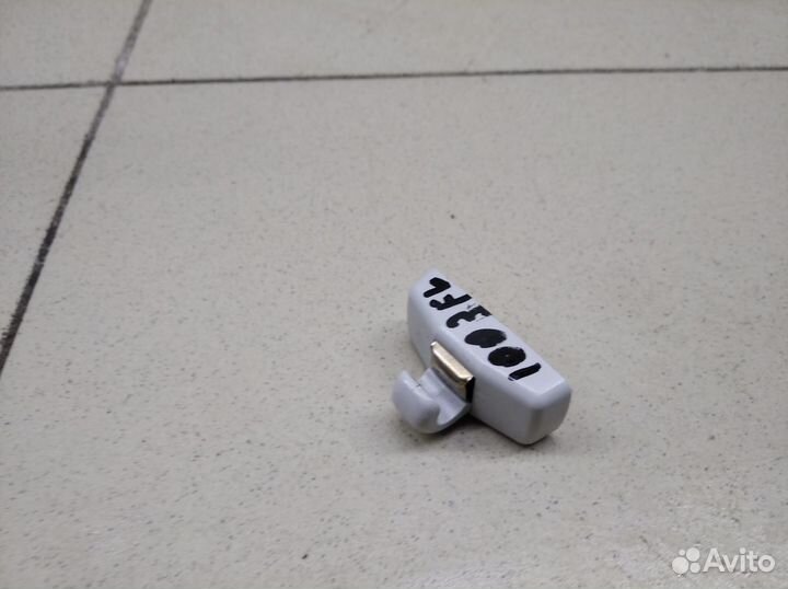 Крючок солнцезащитного козырька Octavia (A5 1Z) 20