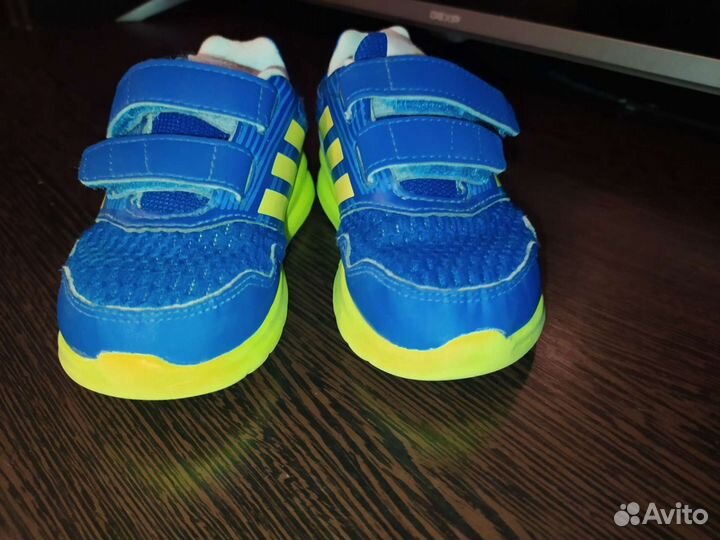 Кроссовки adidas оригинал