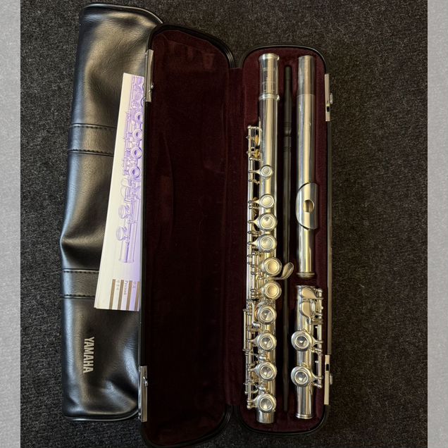 Флейта yamaha 211 серебрянные губки