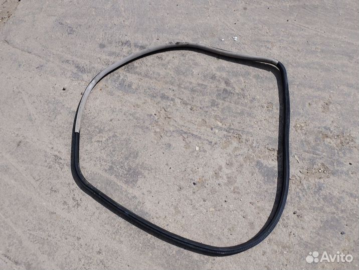 Уплотнитель двери VW Passat B5 AEB