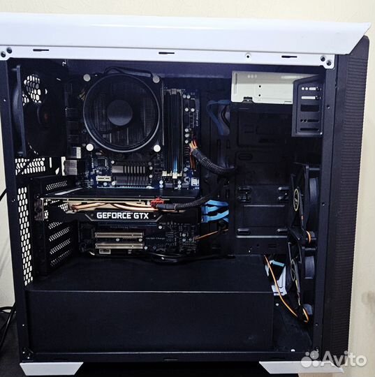 Настольный компьютер в сборе
