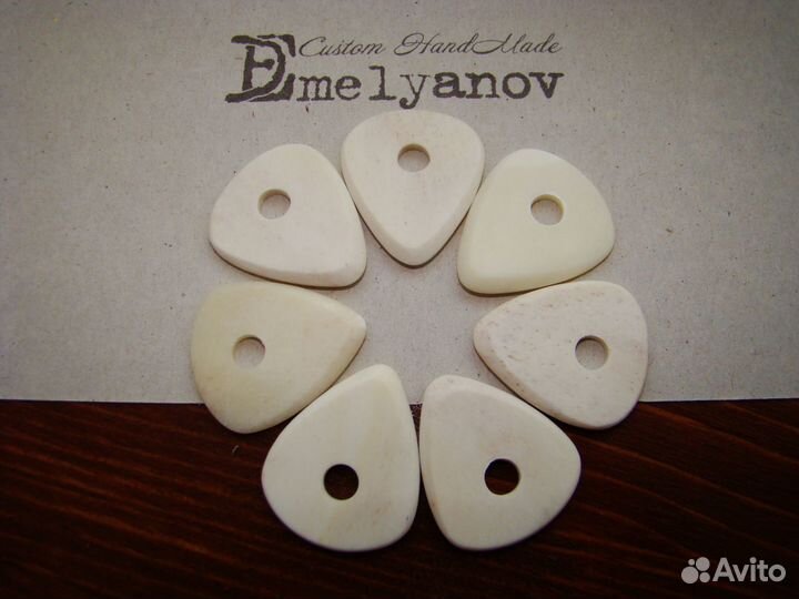 Медиатор из кости (ручной работы)