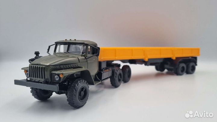 Модель Урал-44202