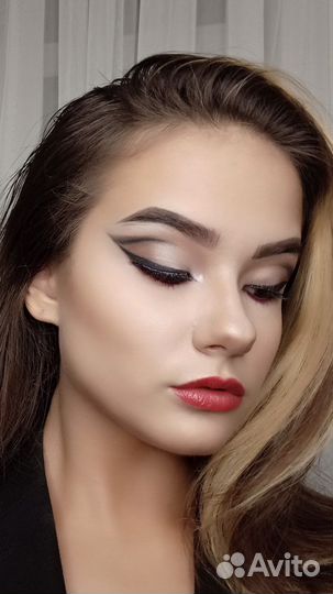 Стилист-визажист