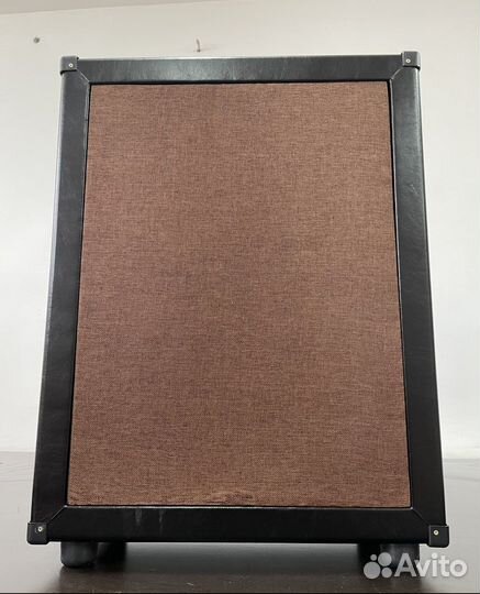 Гитарный кабинет с динамиком