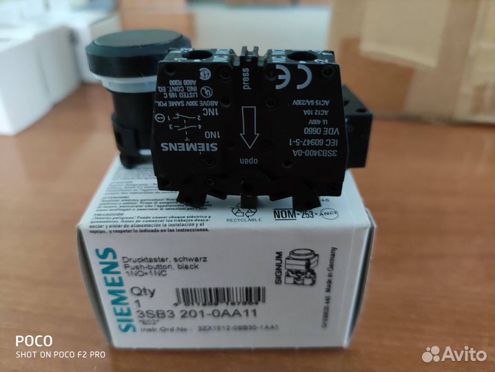 Кнопка Siemens 3SB3 201-0AA11